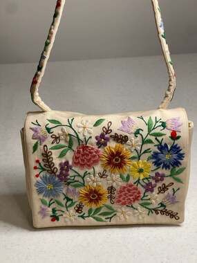 Vintage Walborg Floral Embroidered Beige Handbag Made in Japan Style WL-117